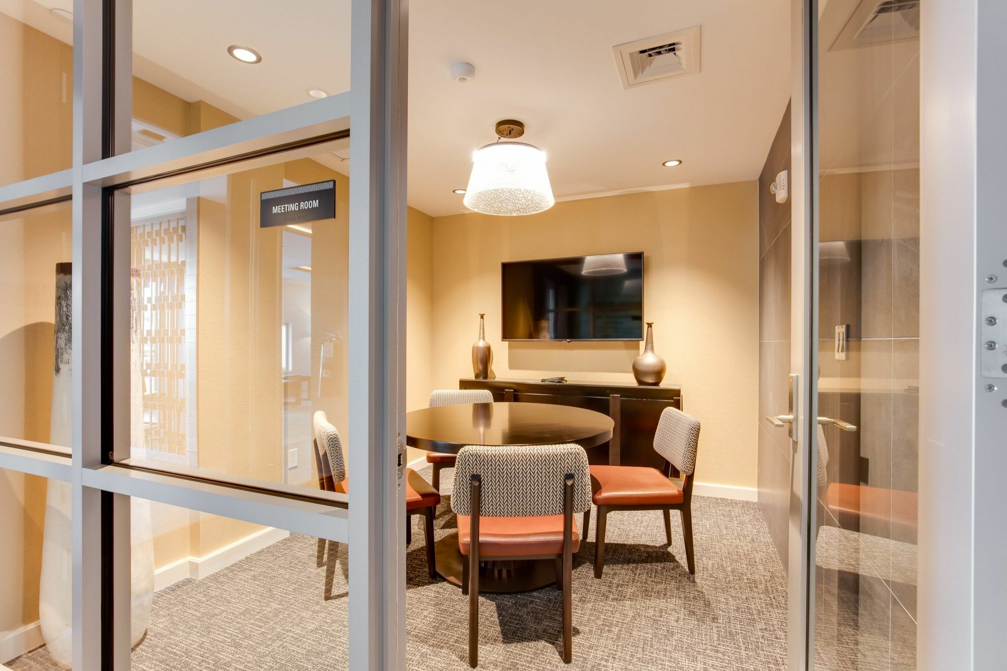 Global Luxury Suites Longwood Medical Brookline Exterior photo